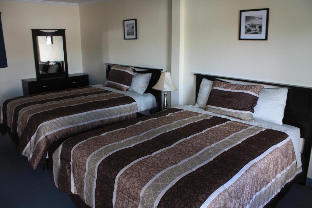 Sunny Beach Motel Пентіктон Номер фото
